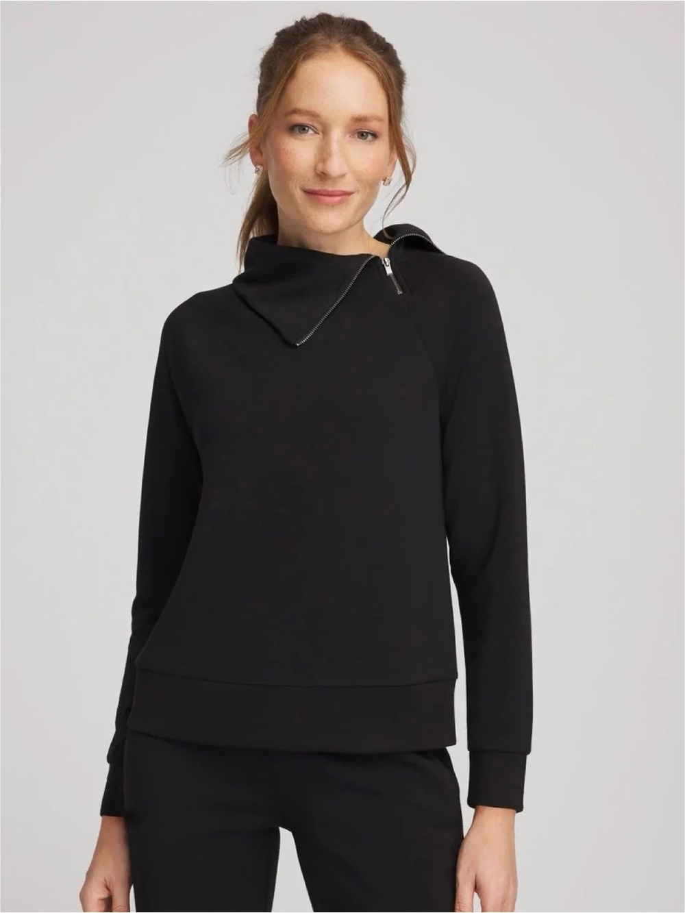 Zenergy by Chico’s “Soft Popover Top” black mock-neck pullover top (size 1/M)